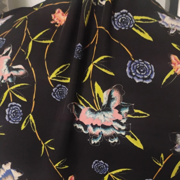 H&M Black Floral Sleeveless Self-Tie Blouse Sz 10 - Picture 6 of 11